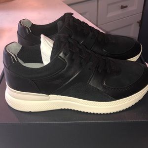 Black Sneaker